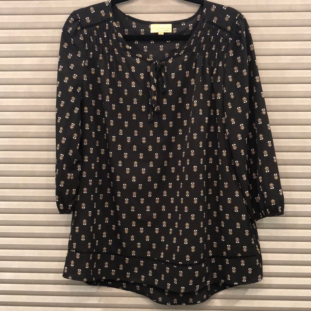 Black, gold, white blouse